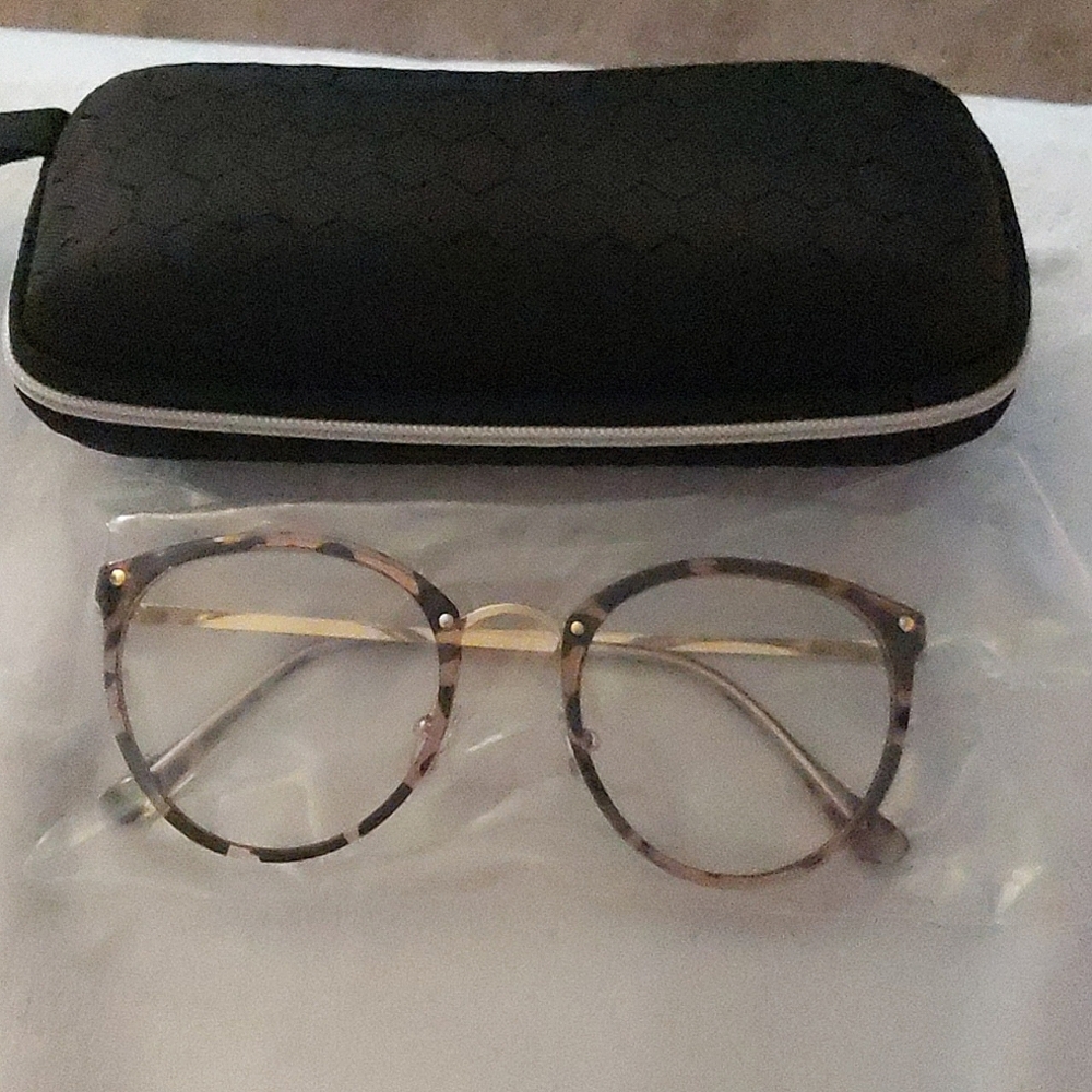 Blue light glasses w/ Zipper case